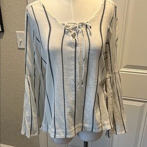 Sanctuary White and Blue Tie Front 3/4 Sleeve Blouse